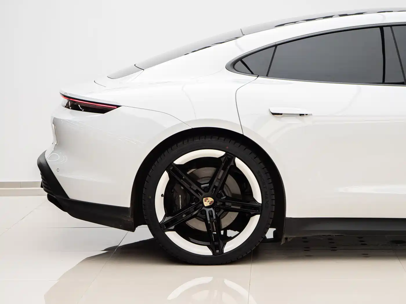 Porsche Taycan 2022 Facelift Taycan фото 5