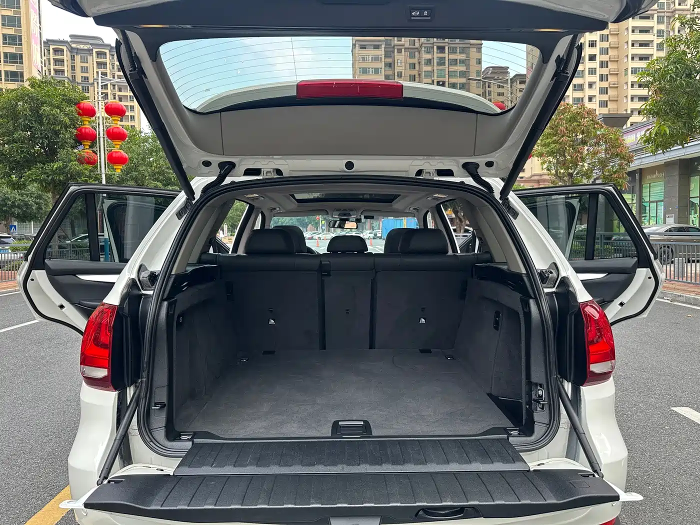 BMW X5 (Import) 2018 xDrive35i Elegant Model фото 12