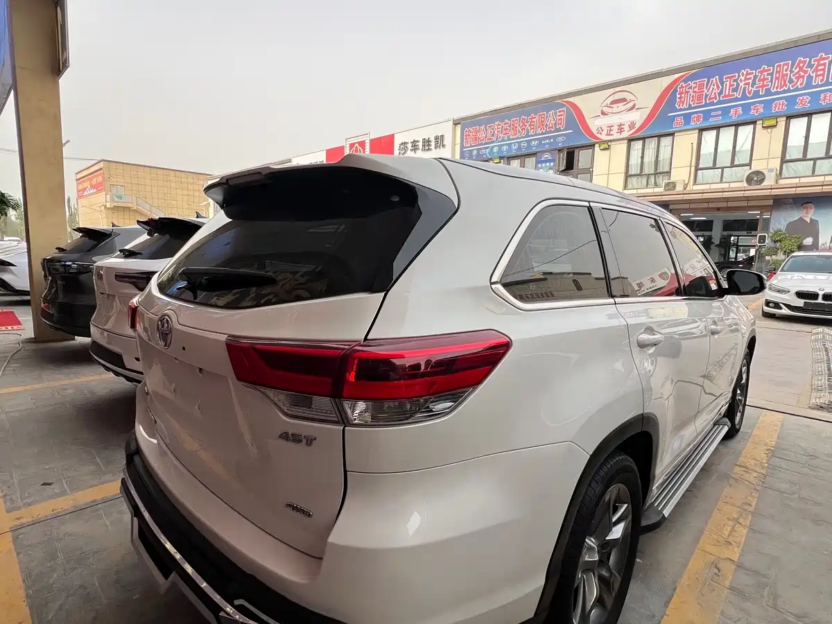 Toyota Highlander 2018 2.0T 4WD Ultimate 7-seater (China V) фото 9