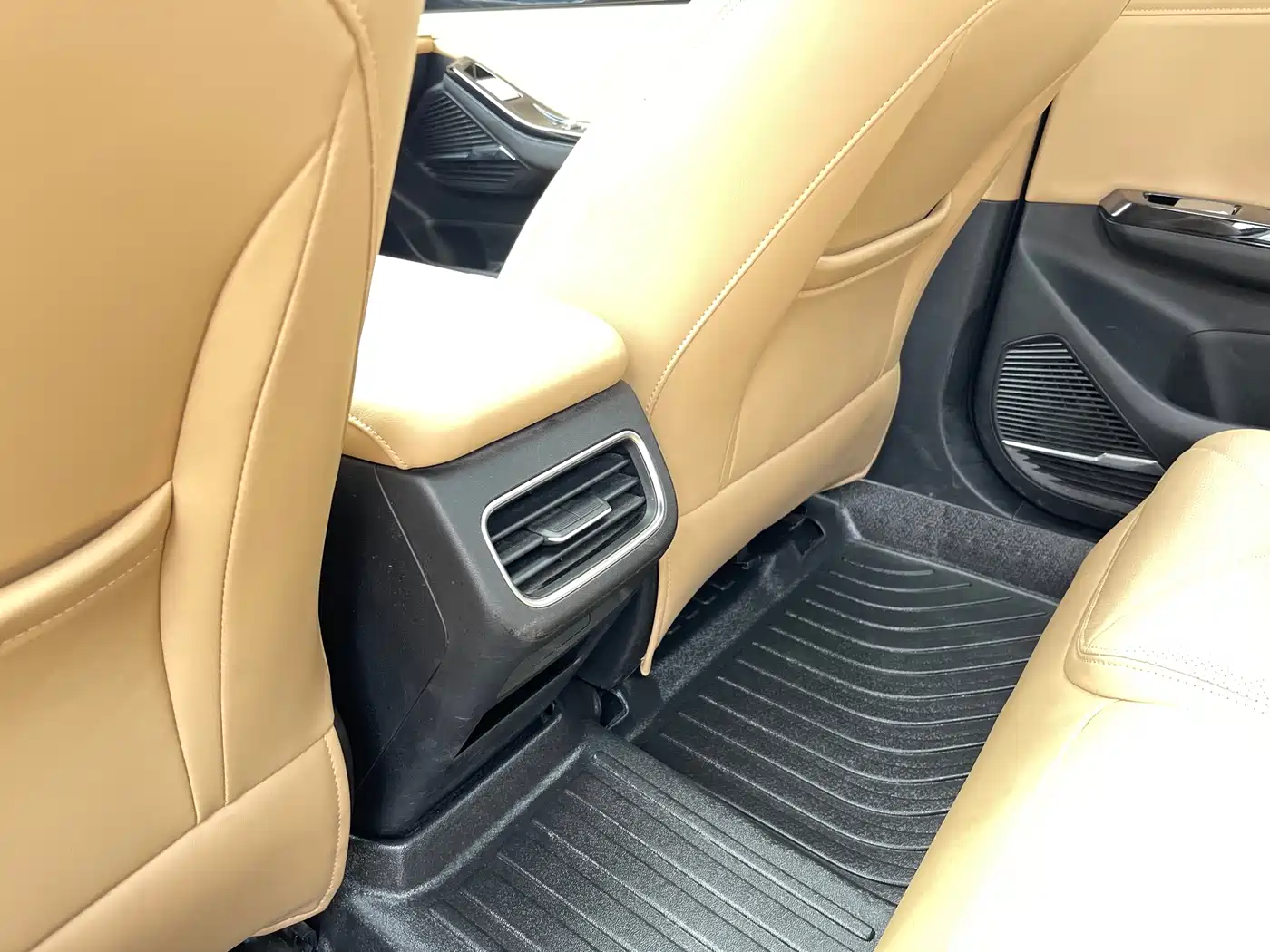 Geely Galaxy Galaxy L6 2023 60km PLUS фото 14