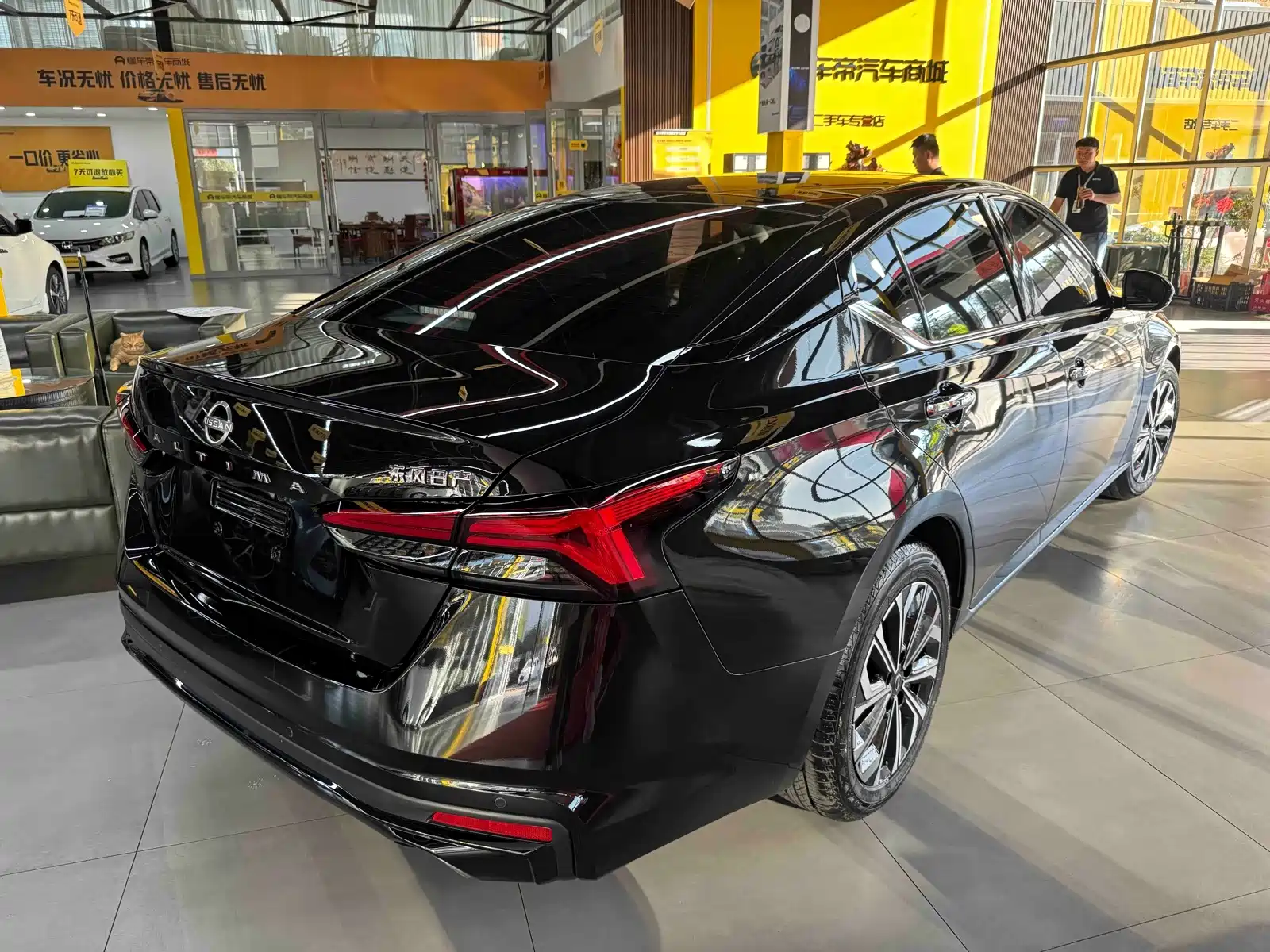 Photo 7 - Nissan Teana