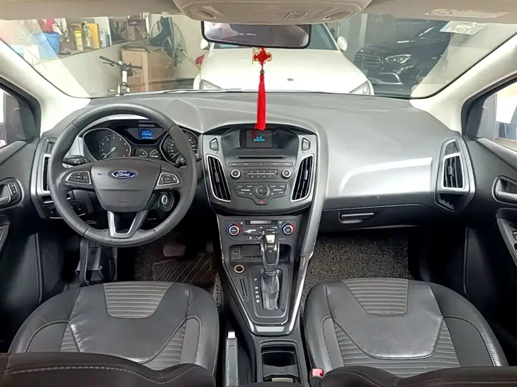 Фото 9 - Ford Focus