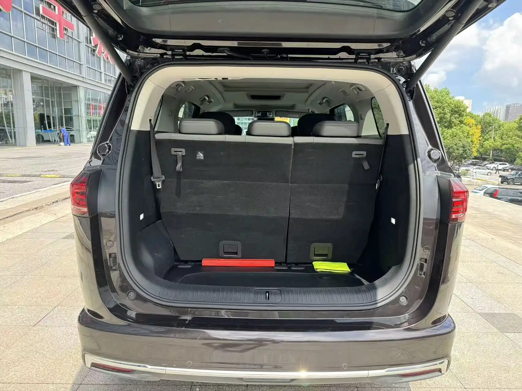 Фото 15 - JAC Refine Refine RF8 PHEV