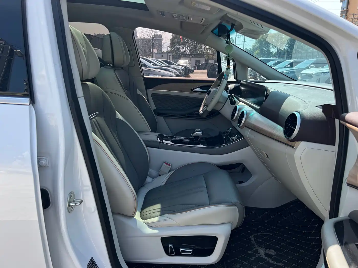 DONGFENG POPULAR YACHTS