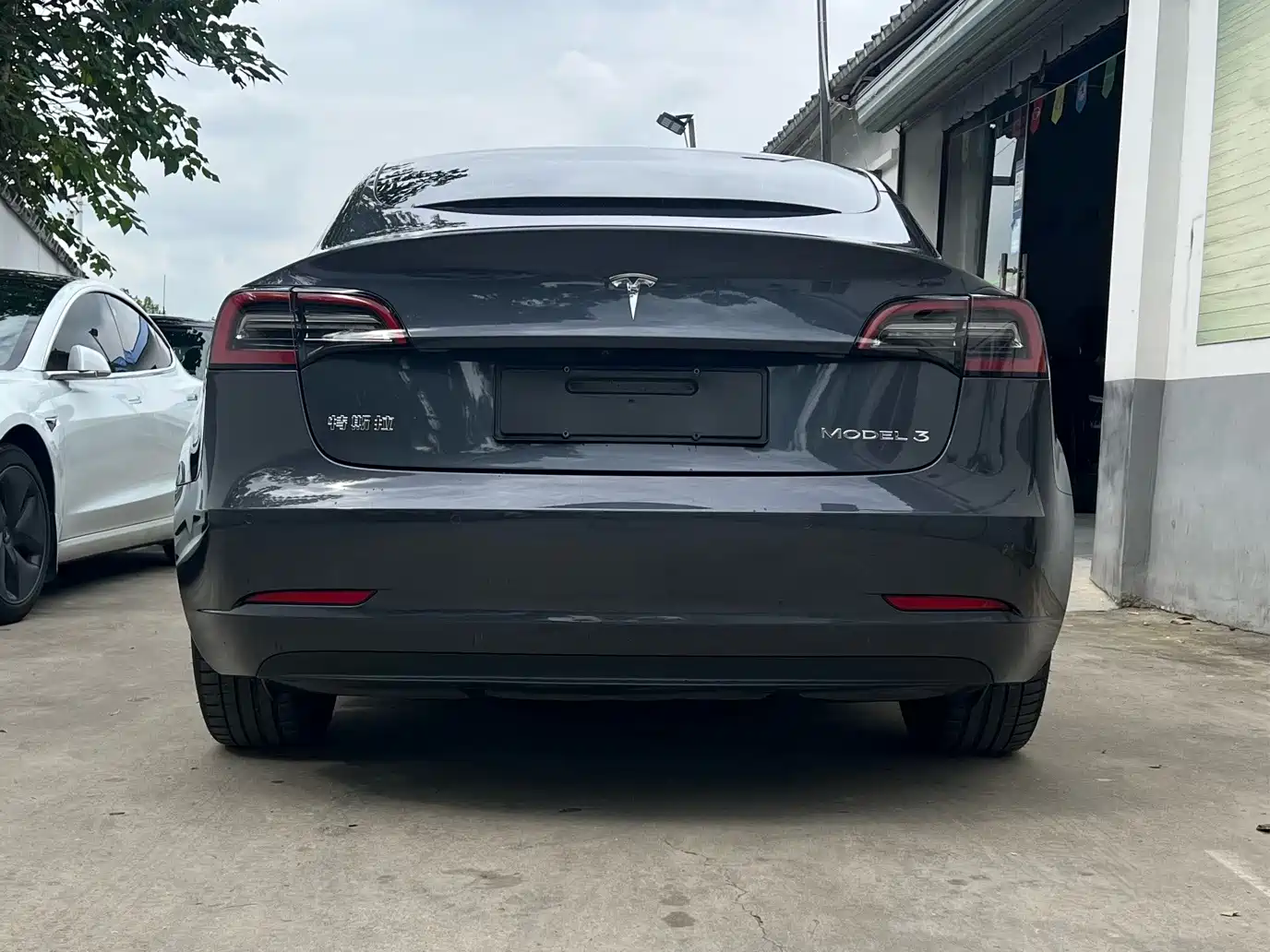 Фото 8 - Tesla Model 3