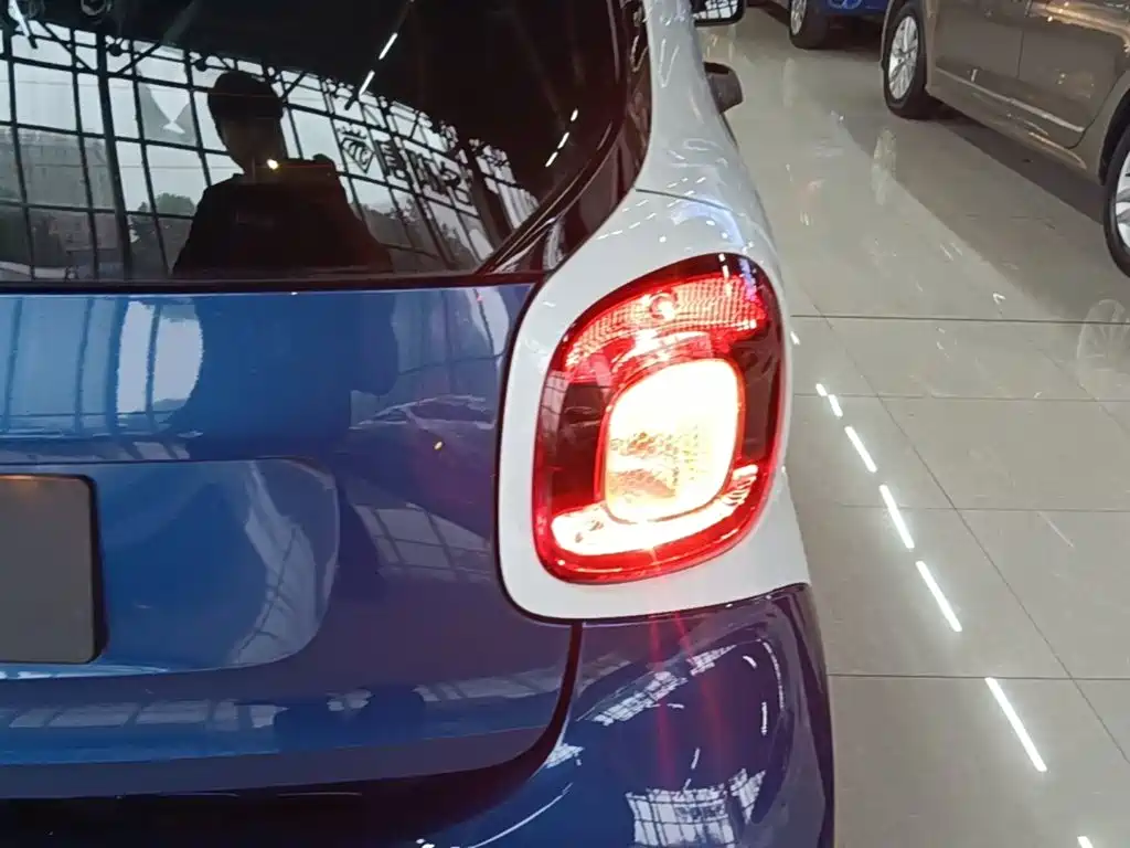 smart fortwo 2019 2018 1.0L 52kW Hardtop Passion Edition China V