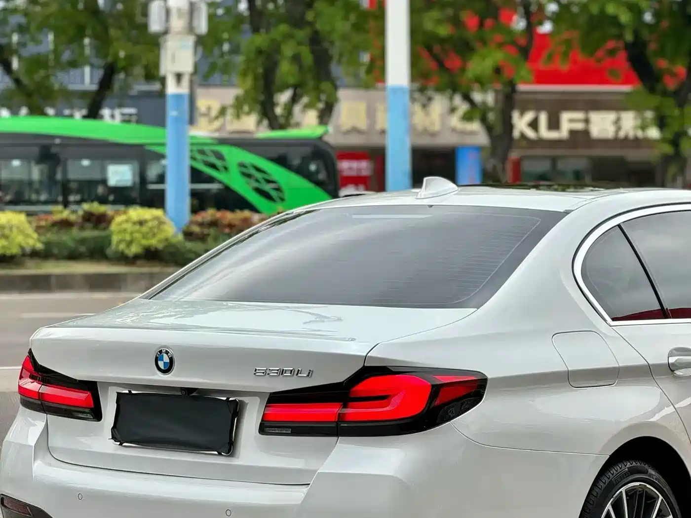 BMW 5 SERIES
