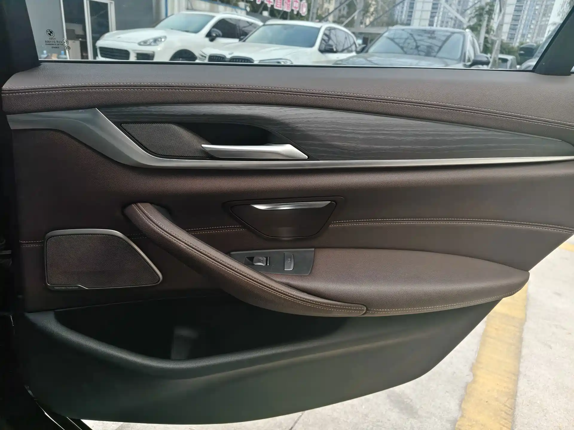 Photo 22 - BMW 5 Series