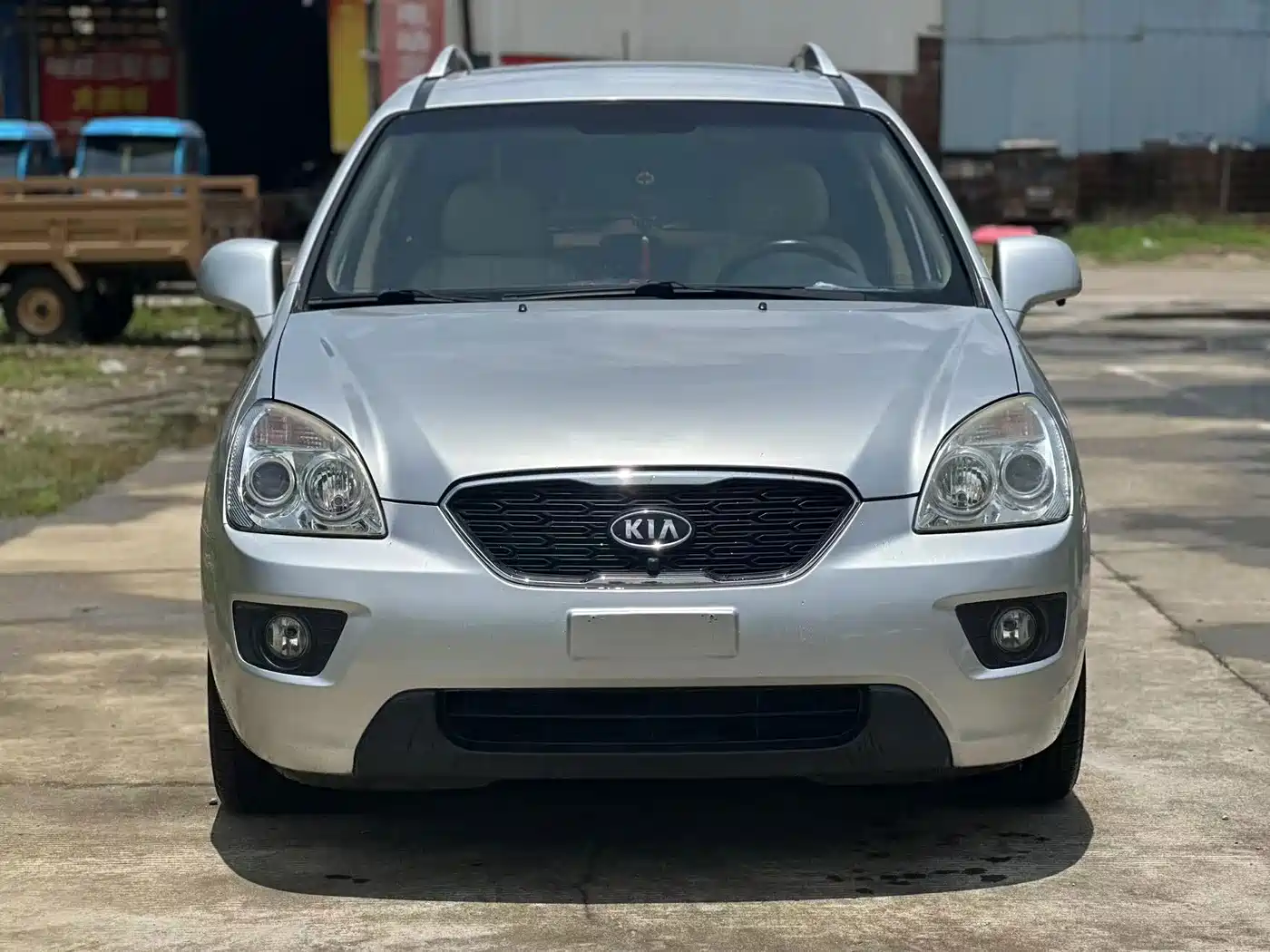 Kia Carens 2011 2011 2.0L 7-seat Automatic Comfort