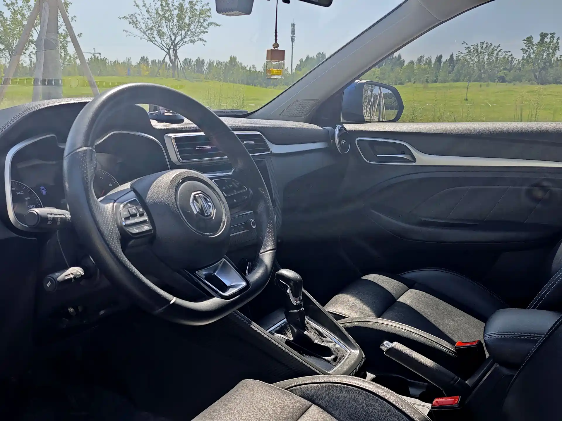 Фото 4 - MG ZS