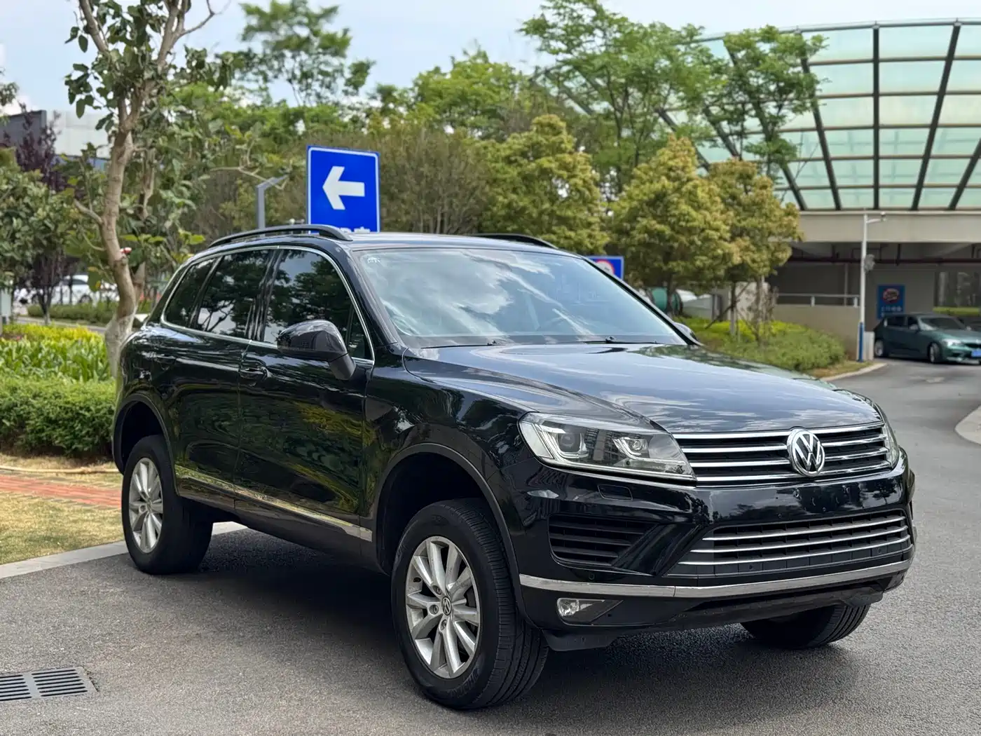 VOLKSWAGEN TOUAREG