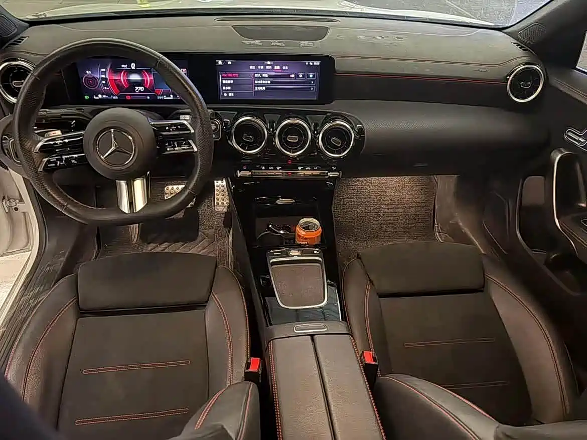 Mercedes-Benz CLA (Import) 2024 CLA 200 фото 5