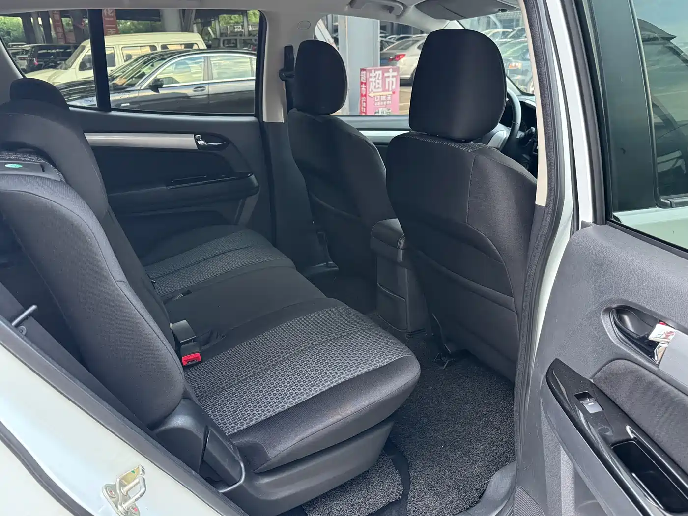 Isuzu mu-X Ranger 2017 2017 2.5T 2WD Auto Leisure 7-seater