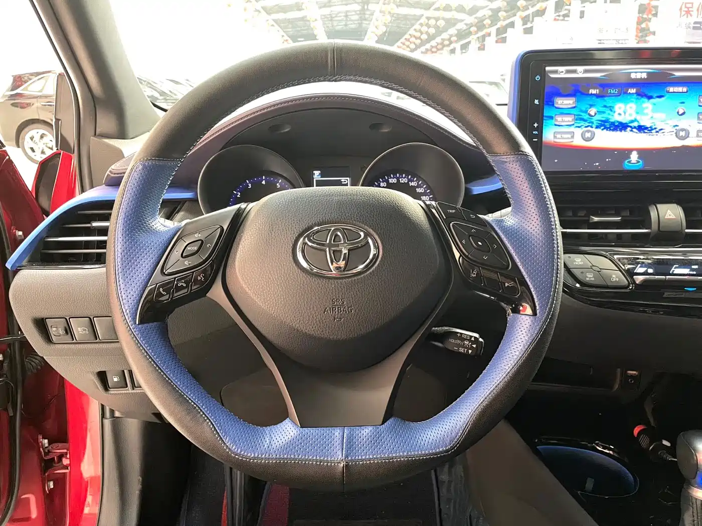 Toyota C-HR 2020 Model 2.0L Leading фото 7