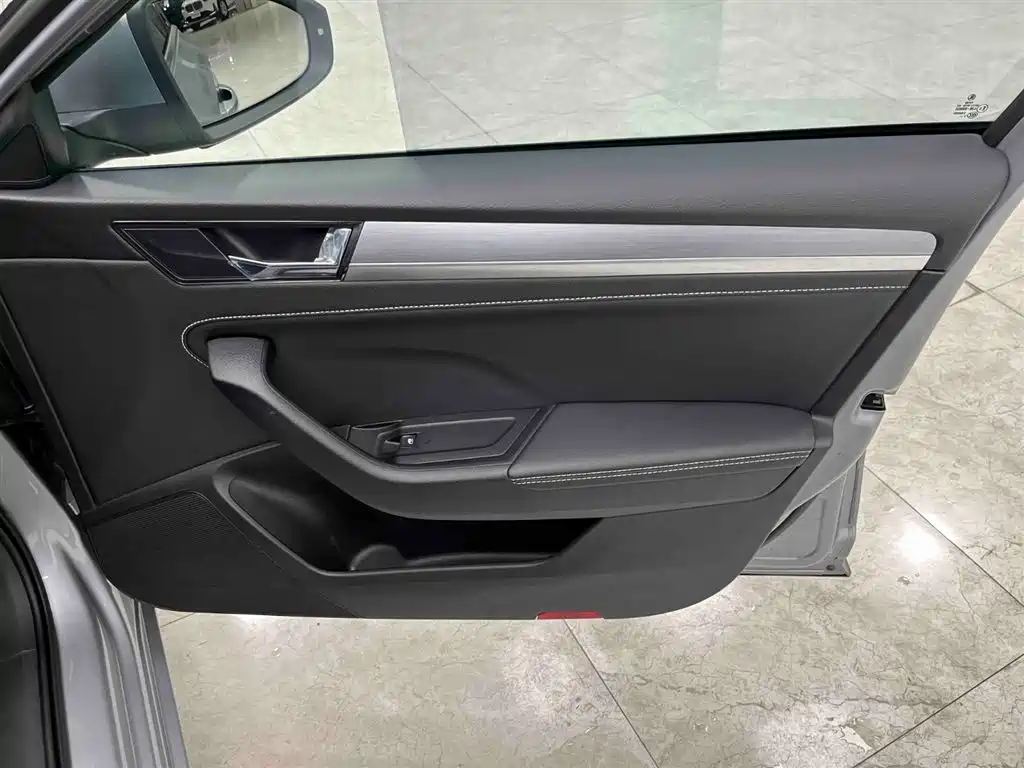 Škoda Superb 2023 Facelift TSI280 DSG Premium Edition фото 12