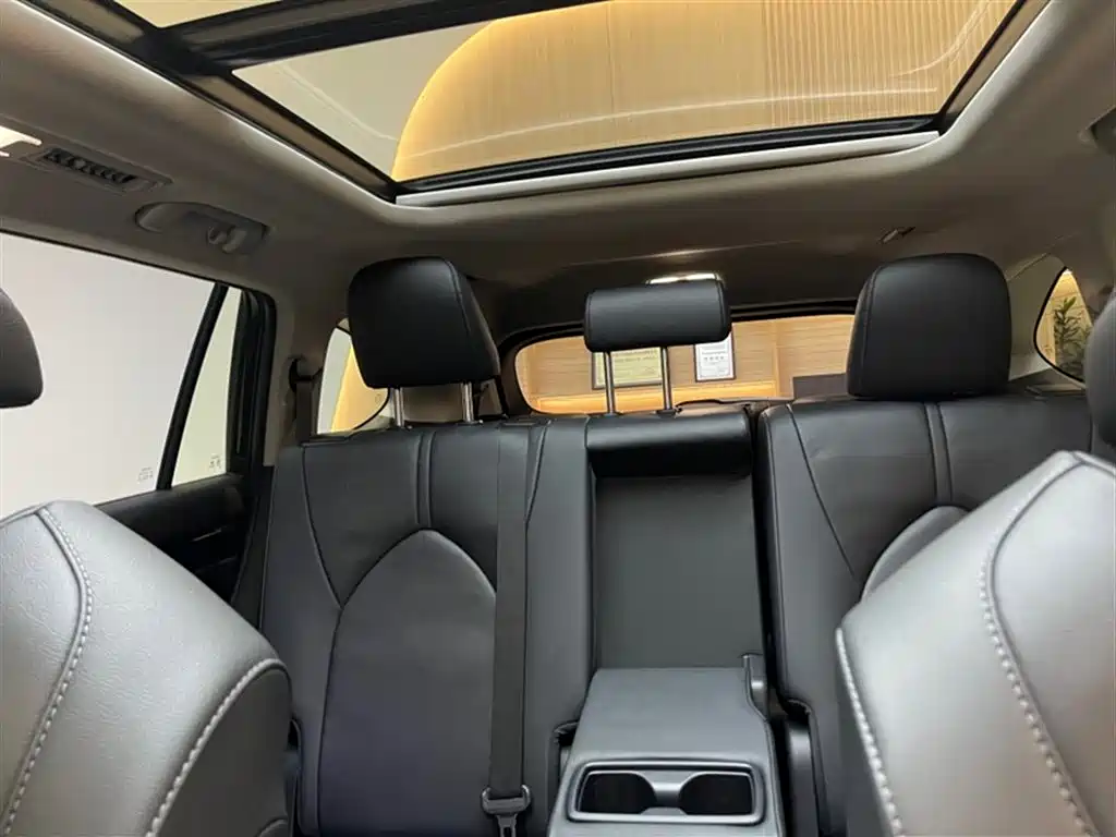 Toyota Highlander 2023 2.5L Smart Hybrid Dual Engine AWD Premium 7-Seater фото 17