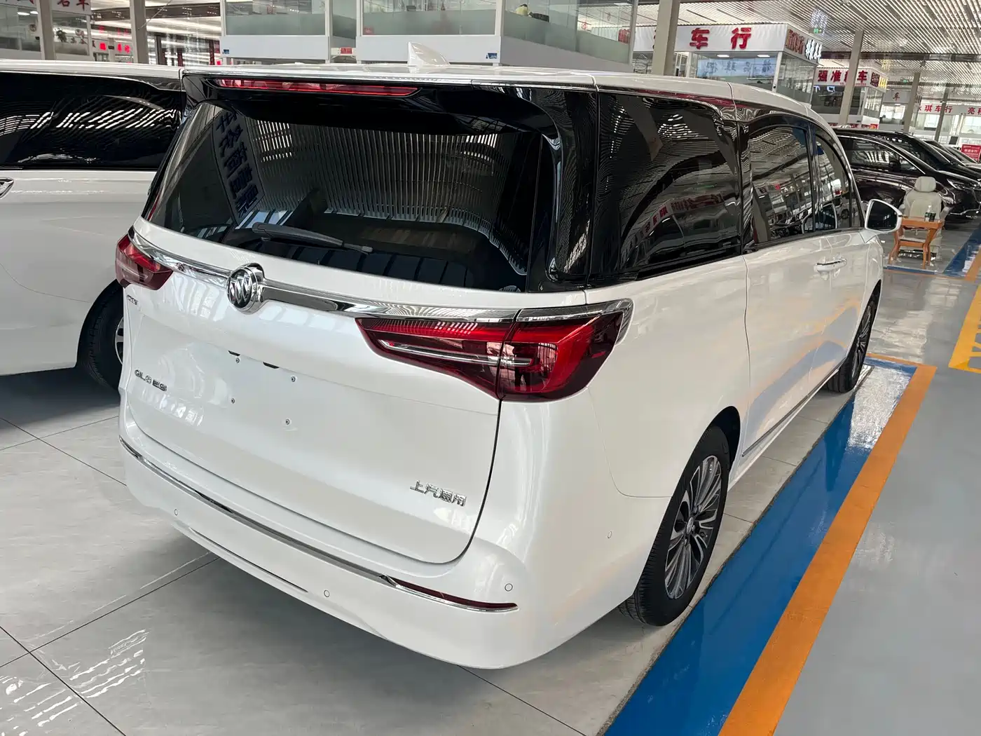 Buick GL8 2020 ES Landglory 653T Flagship фото 5
