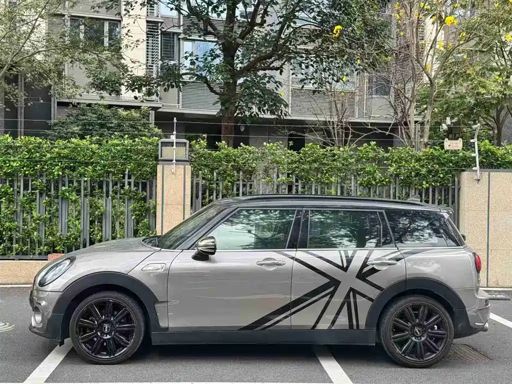 MINI CLUBMAN 2016 Facelift 2.0T COOPER S Connoisseur Edition фото 2