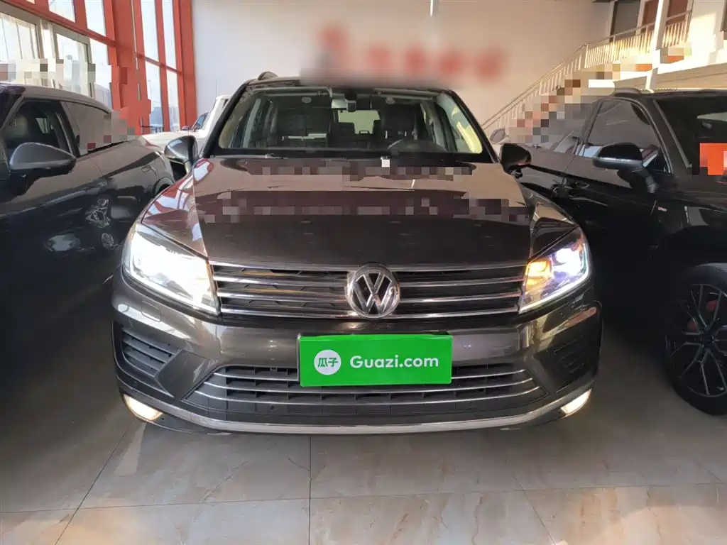Фото 3 - Volkswagen Touareg