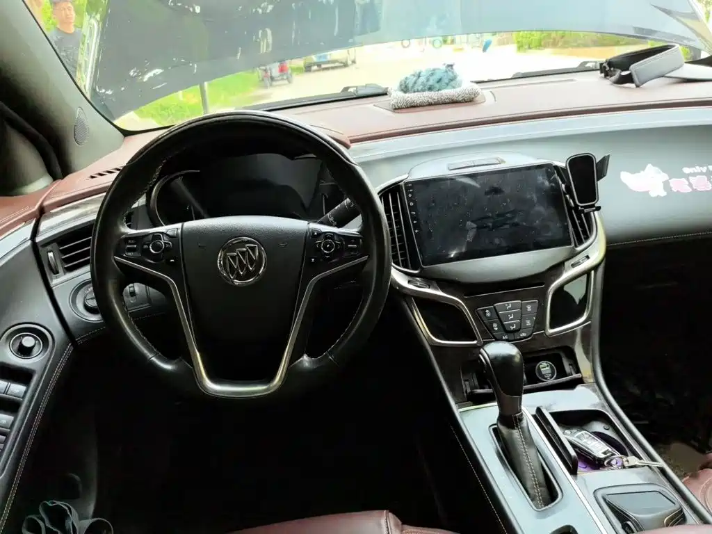 Фото 3 - Buick LaCrosse