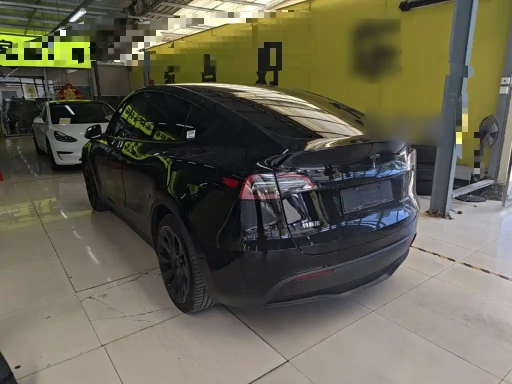 Фото 5 - Tesla Model Y