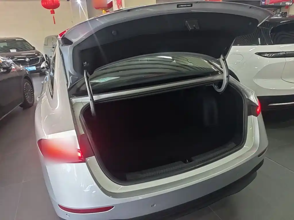 Roewe D7 2026 2025 DMH 125km World Champion Edition