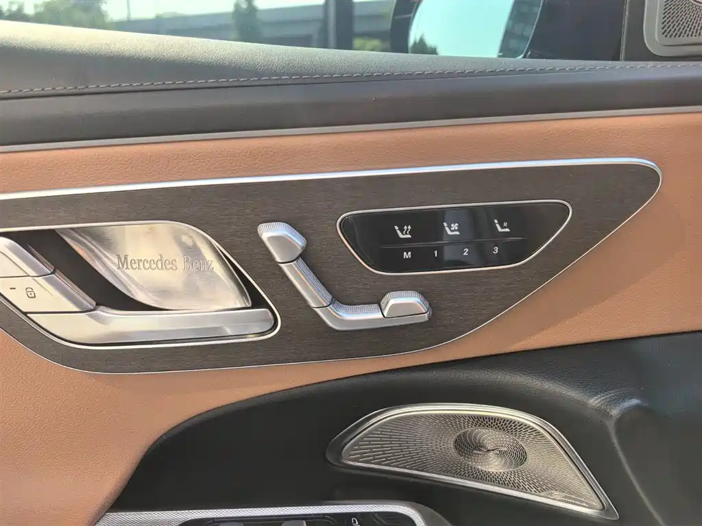 Mercedes-Benz E-Class 2024 Model E 300 L Luxury фото 17