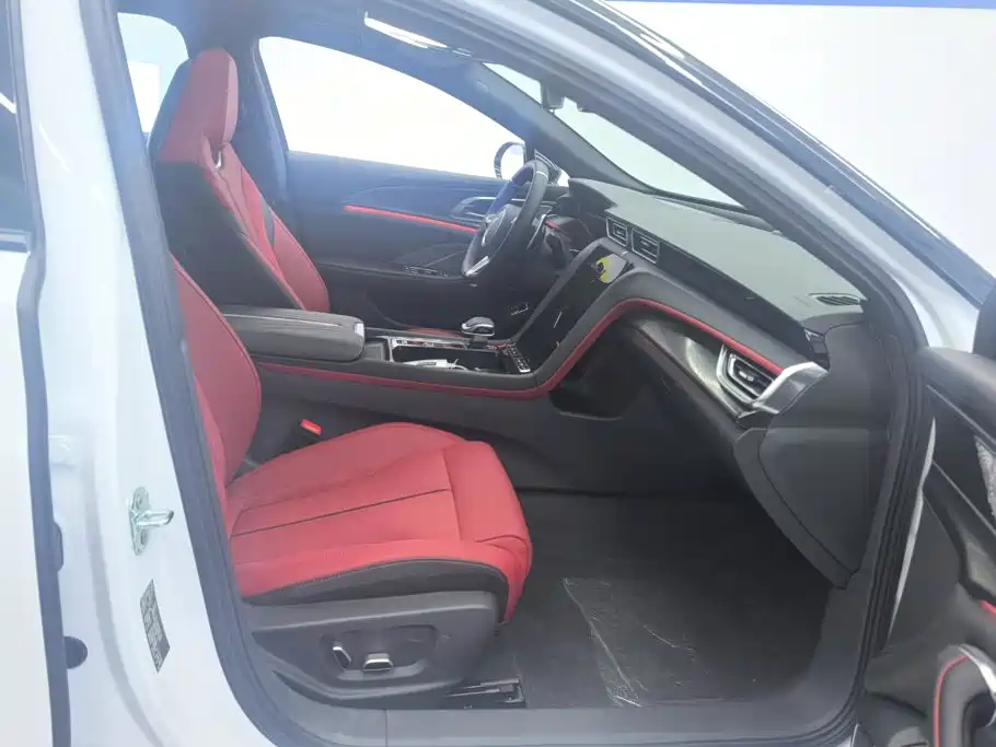 Hongqi H6 2026 2025 Model 2.0T Fashion Edition