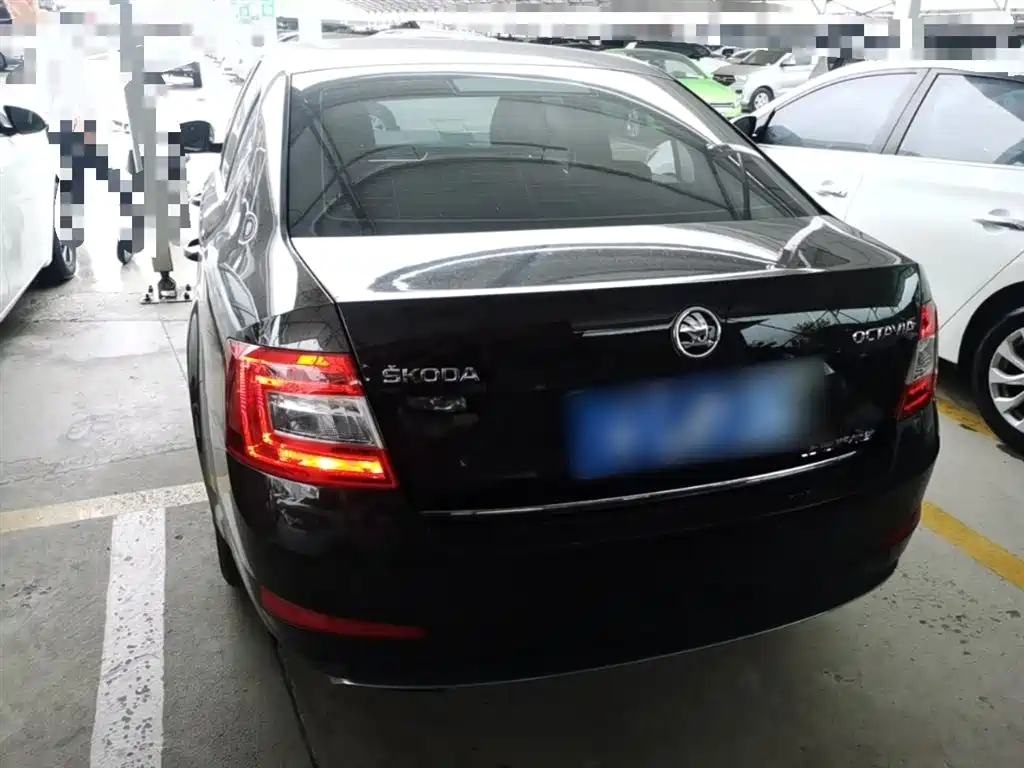 Škoda Octavia 2017 1.6L Automatic Smart Edition фото 6