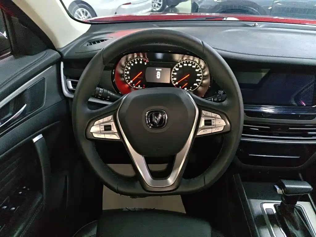 Фото 11 - Changan CS35 PLUS