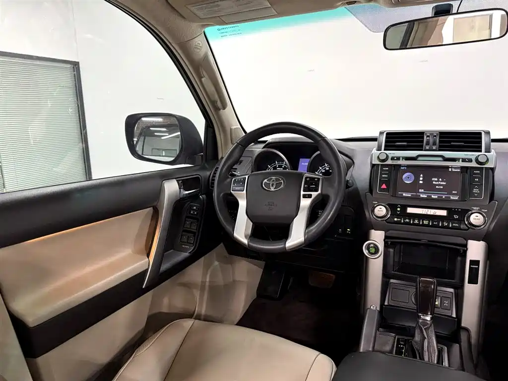 Toyota Prado 2010 4.0L Automatic TX-L фото 20