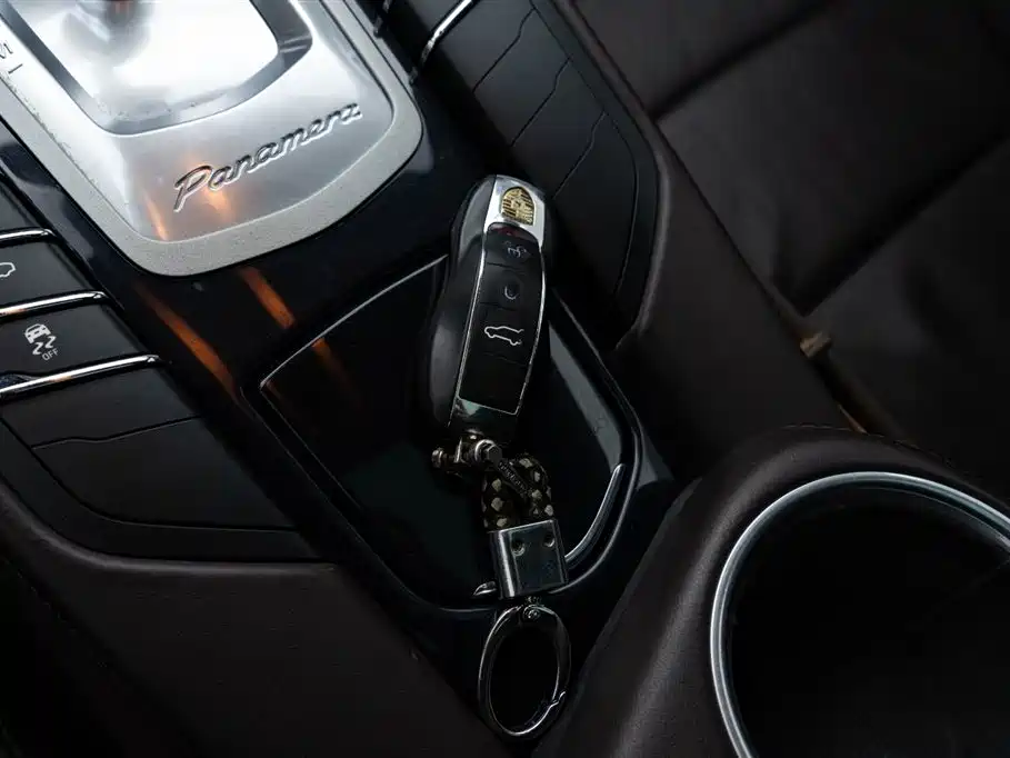 Porsche Panamera 2010 Panamera 3.6L фото 22