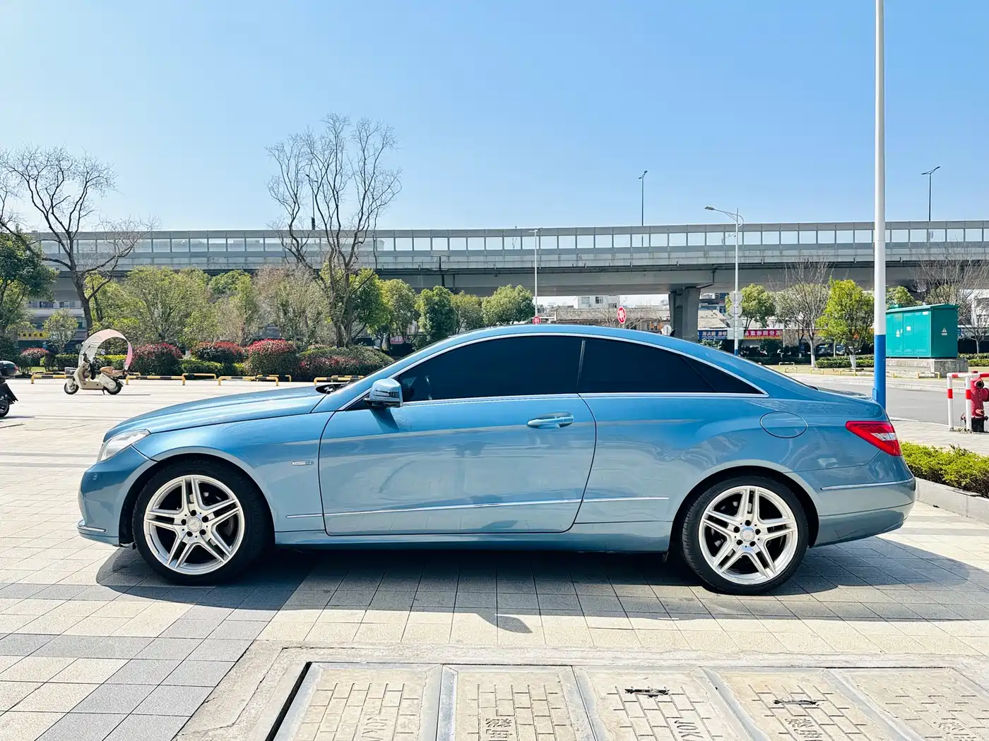Mercedes-Benz E-Class (Import) 2011 E 260 CGI Coupe фото 3