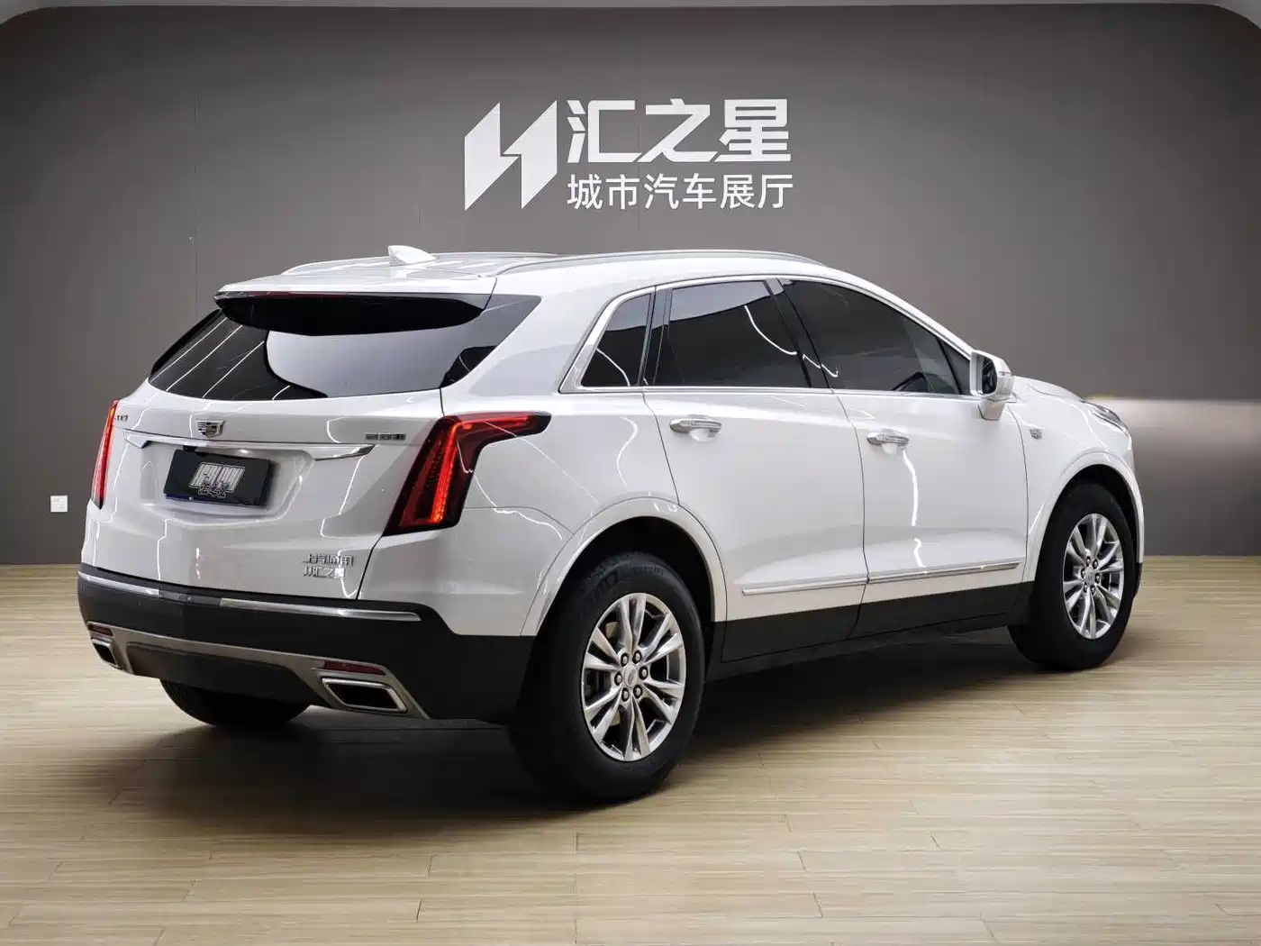 Cadillac XT5 2023 2.0T 2WD Fashion Edition фото 2