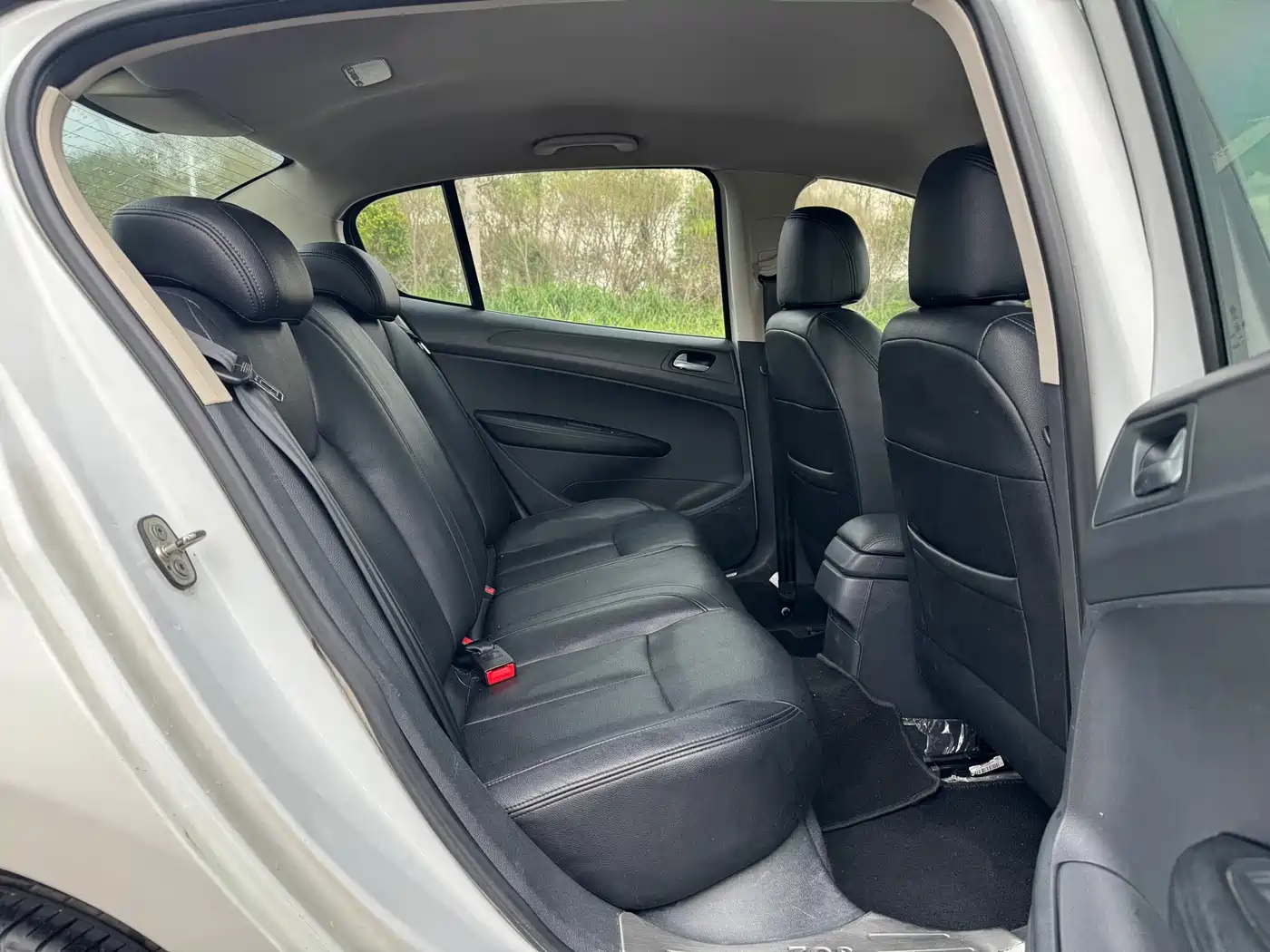 Peugeot 308 2014 Model Joy Edition Classic 1.6L Automatic Superior Style фото 8