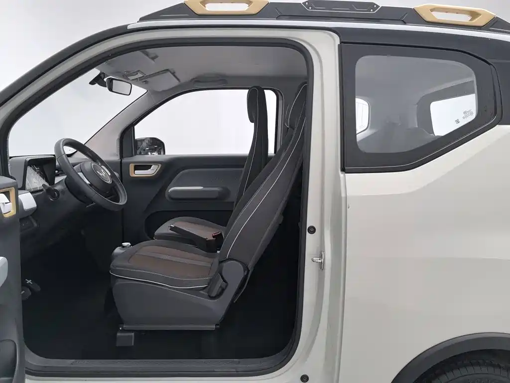 Photo 10 - Wuling Motors Hongguang MINIEV
