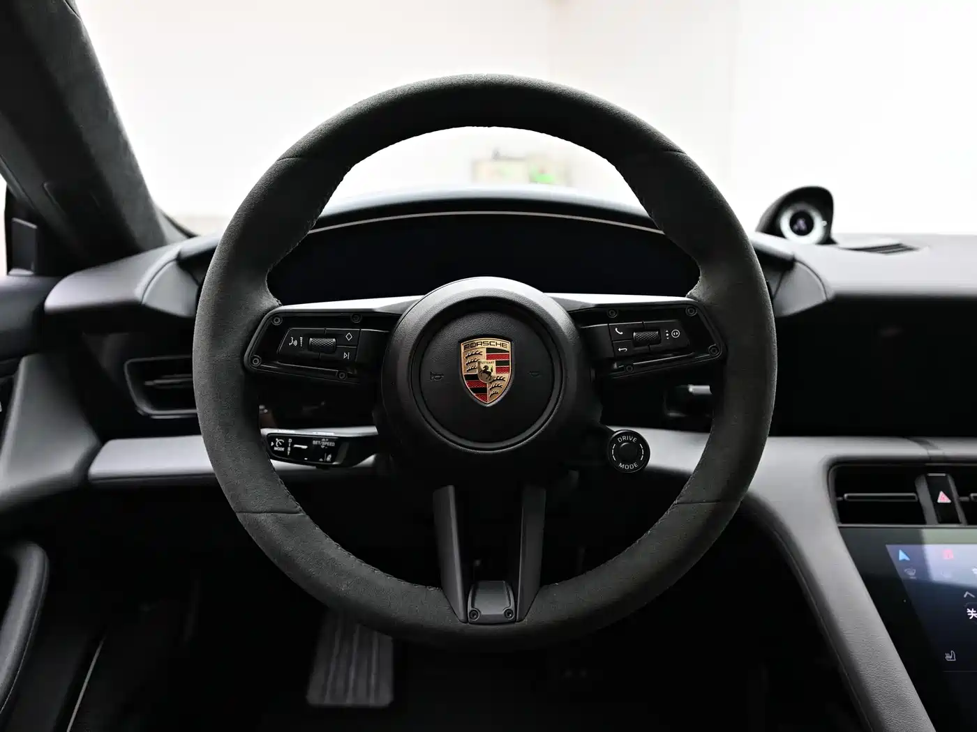 Porsche Taycan 2026 Taycan 4S Cross Turismo фото 4