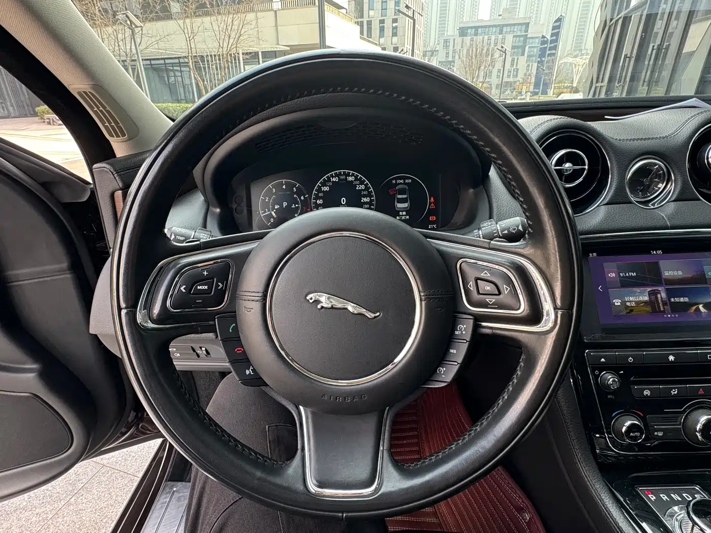 JAGUAR XJ