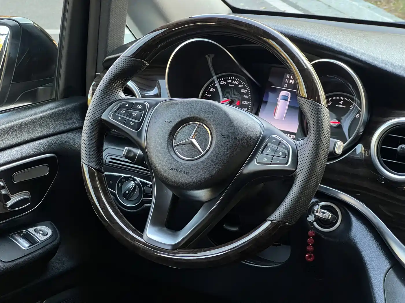Mercedes-Benz V-Class 2018 V 260 Navigator Edition China VI фото 12