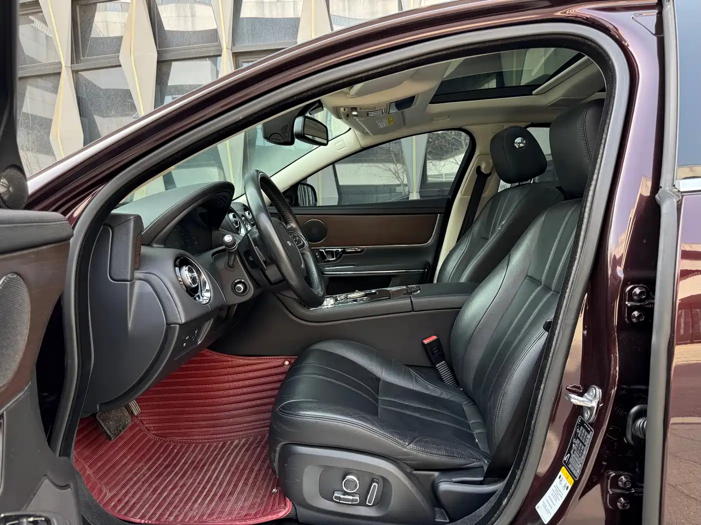 JAGUAR XJ