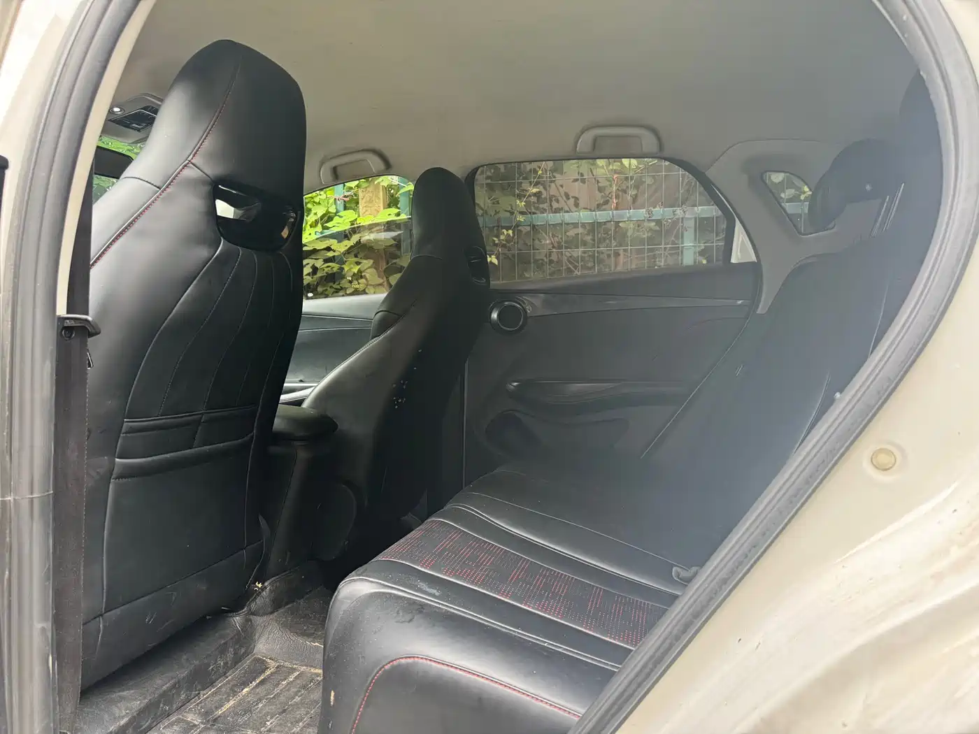 BYD e2 2023 Luxury Model фото 8
