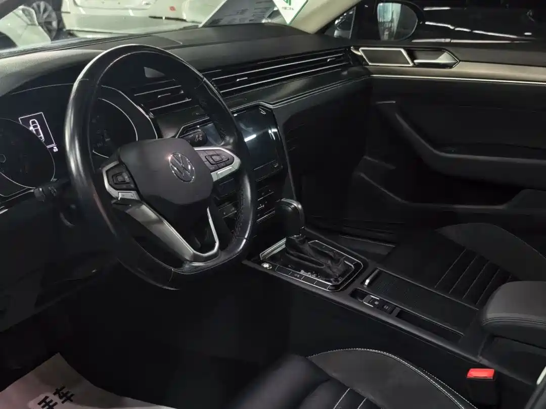 Volkswagen Magotan 2020 330TSI DSG Leading фото 13