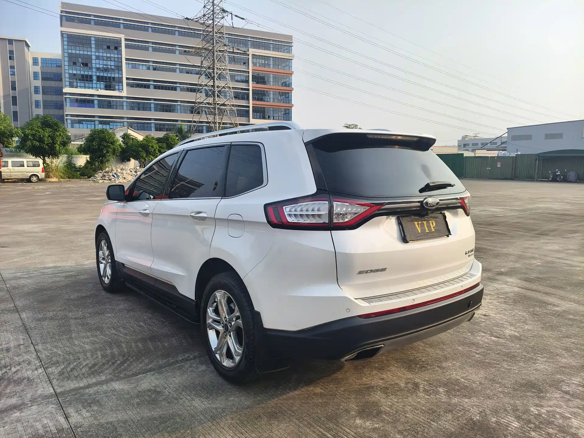 Фото 4 - Ford Edge
