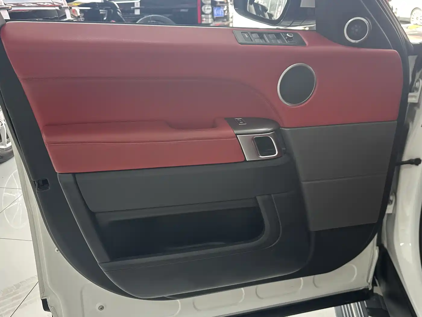 Land Rover Range Rover Sport 2016 3.0 SDV6 HSE фото 20