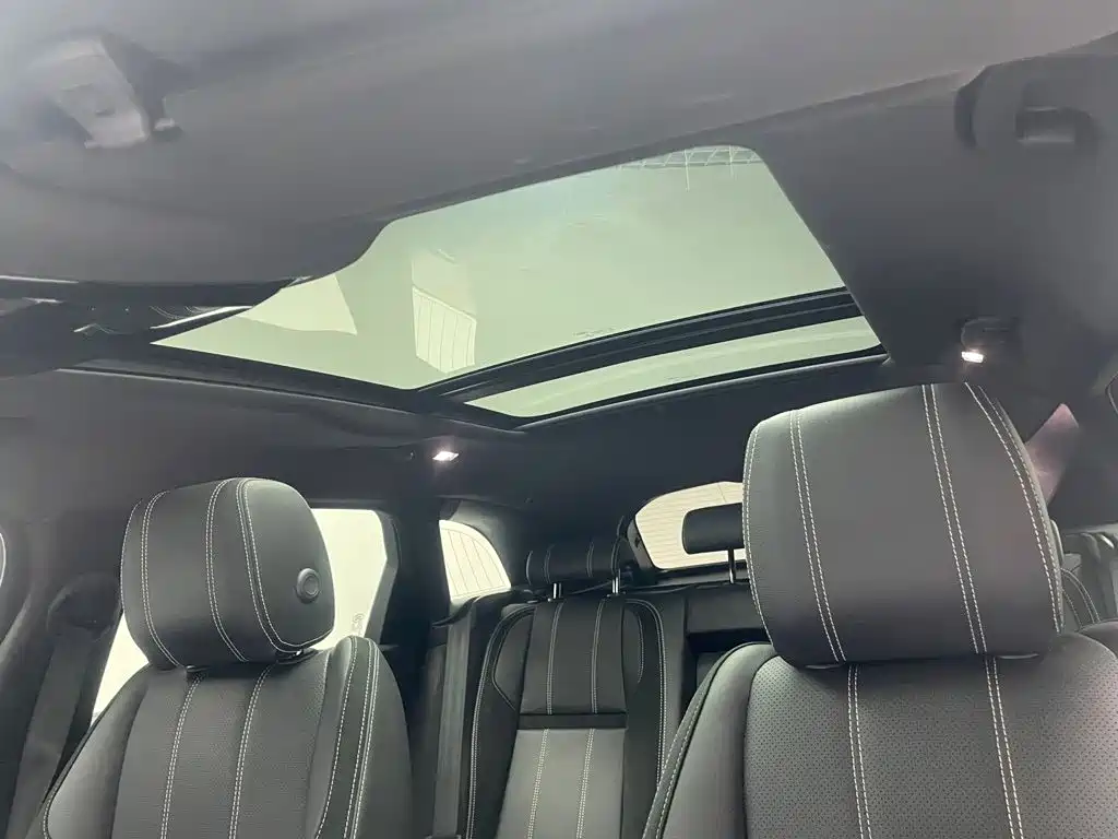 Land Rover Range Rover Velar 2021 2021 P250 Gloss Black Collector's Edition