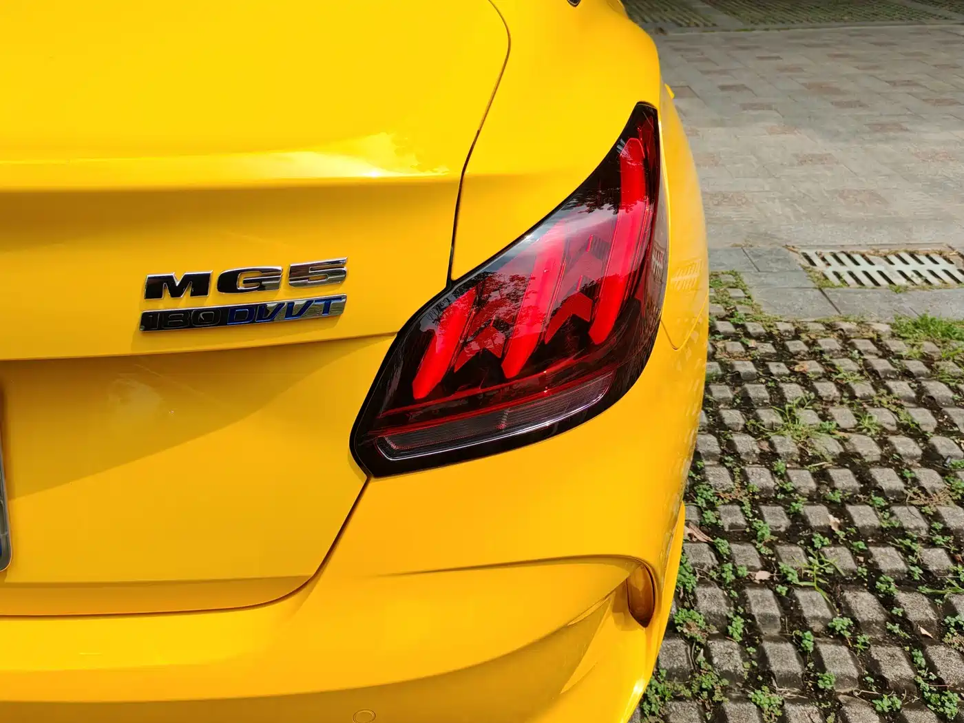 MG MG5 2021 2021 Model 180DVVT CVT Youth Luxury Edition