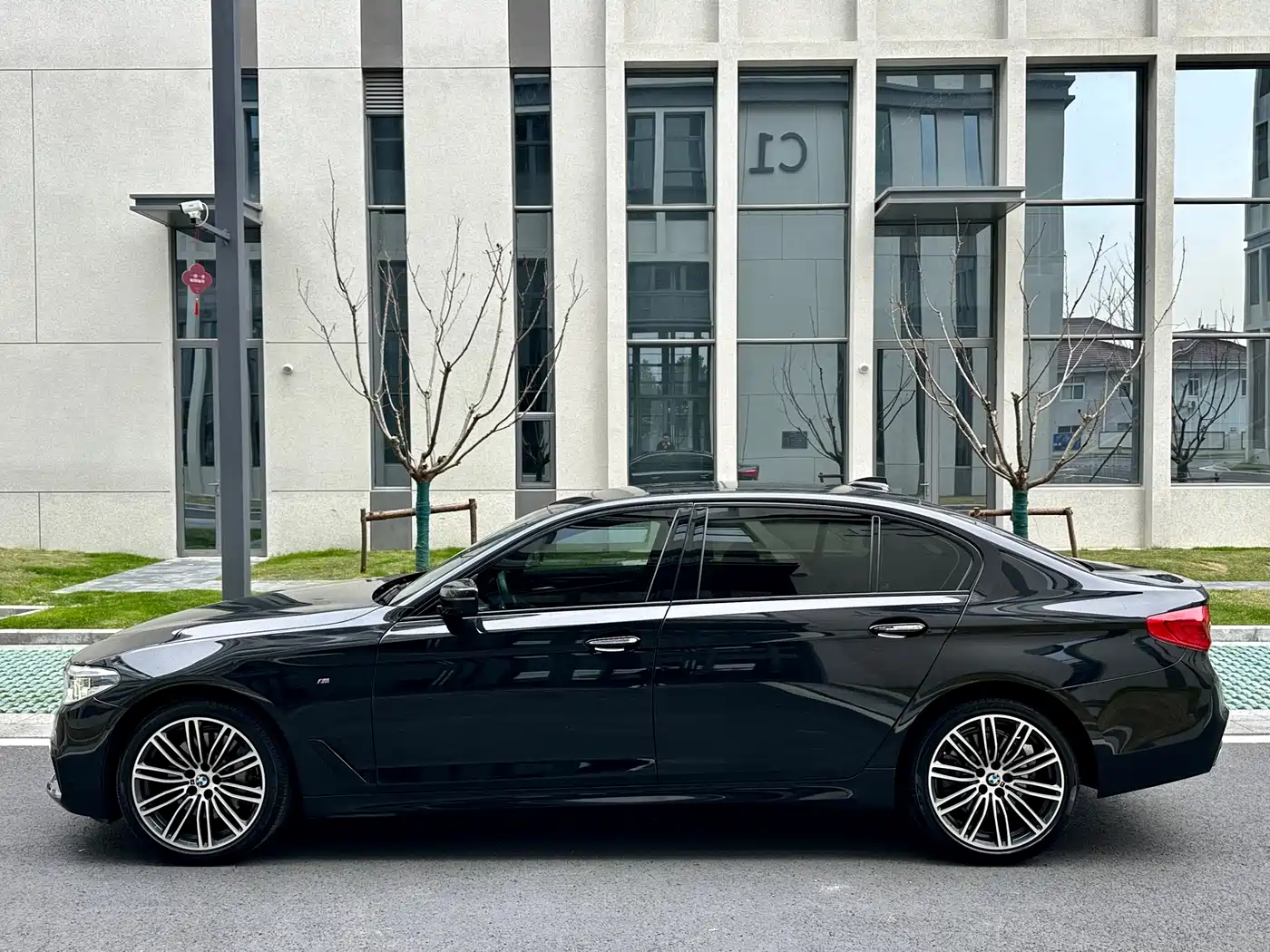 BMW 5 Series 2018 Facelift 530Li Exclusive M Sport Package фото 19