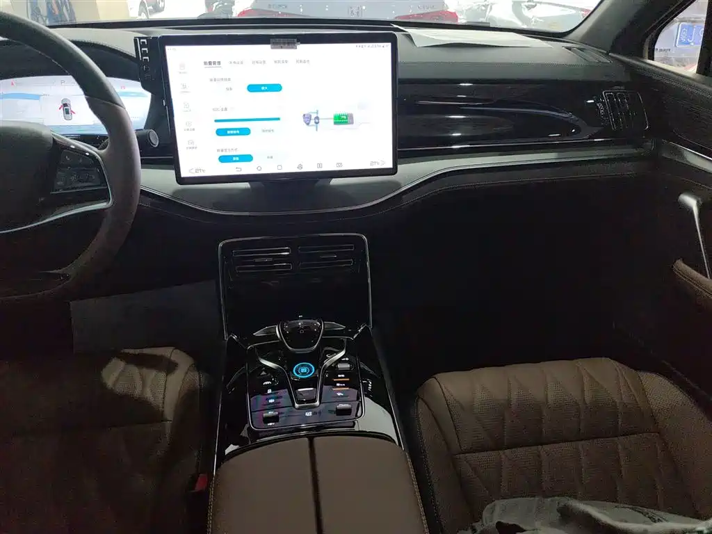BYD Tang New Energy 2023 Model DM-i Champion Edition 112KM Deluxe фото 5