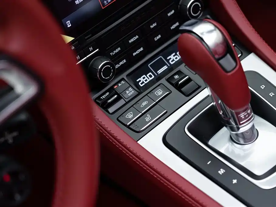 Porsche 718 2021 Spyder 2.0T фото 23
