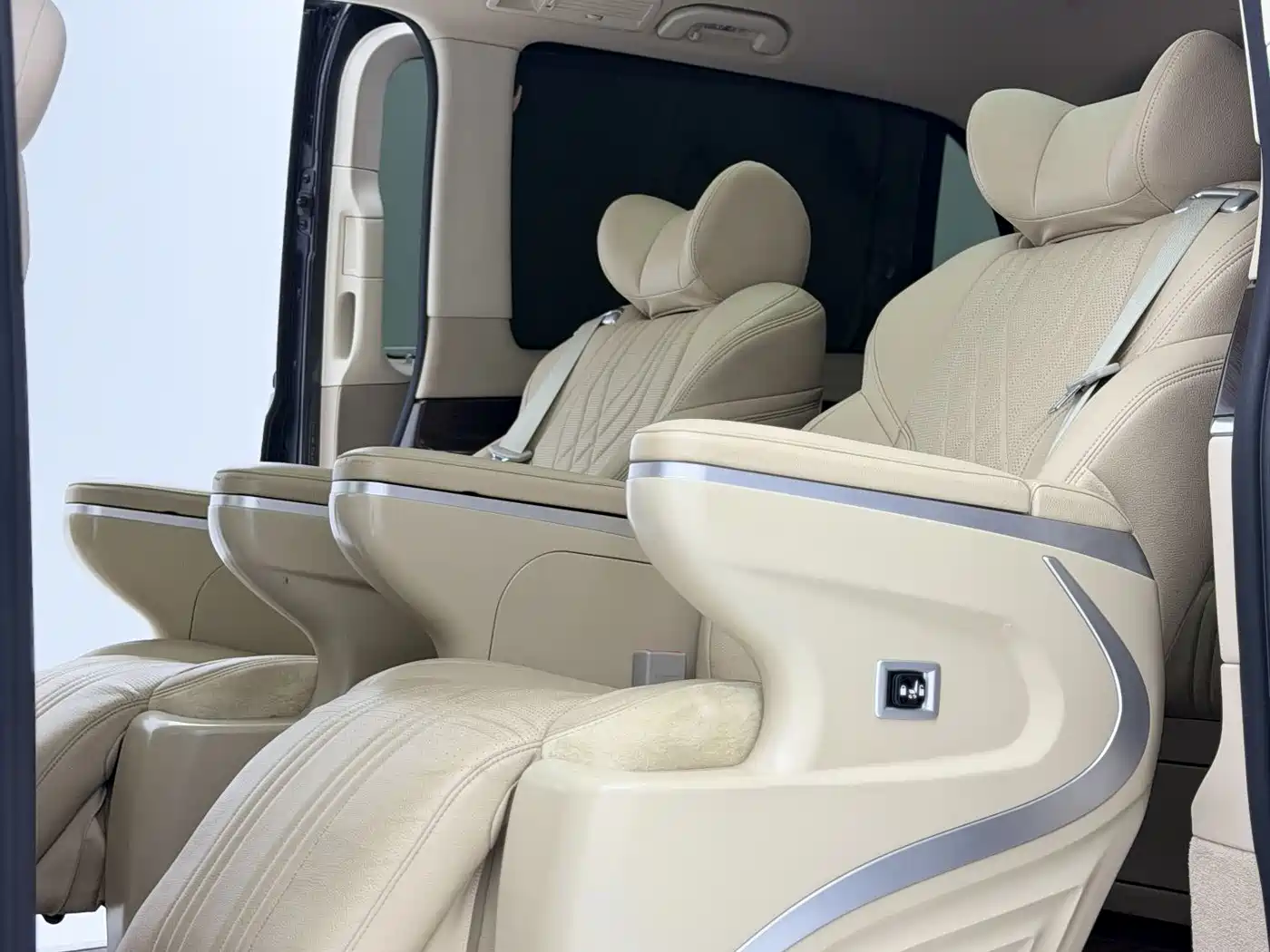 Mercedes-Benz V-Class 2021 V 260 Pilot Edition фото 8